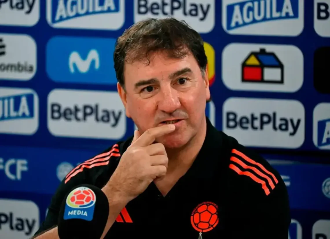 Néstor Lorenzo en conferencia de prensa