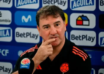 Néstor Lorenzo en conferencia de prensa