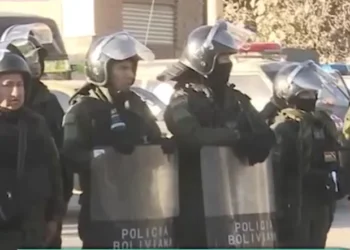 El contingente policial y militar en Parotani. Foto: Captura Btv.