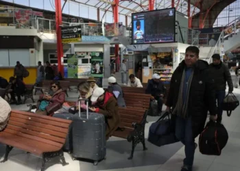Se normalizan los viajes desde La Paz hacia interior del país. Foto: GAMLP