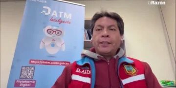 Jhon Villalba Camacho, director de la Administración Tributaria Municipal del Gobierno Autónomo Municipal de El Alto en entrevista con La Razón Radio.