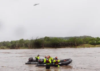 Los rescatistas iniciaron labores de rescate/AFP