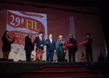 Autoridades acompañaron la inauguración de la FIL La Paz. FOTO: Lucho Arce