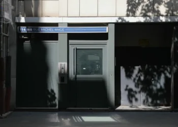 La sede del partido ultraderechista fue allanado/AFP