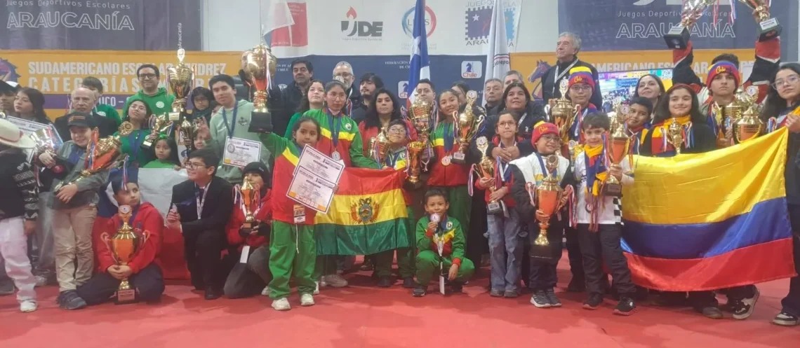 Momento de la premiación en el certamen internacional