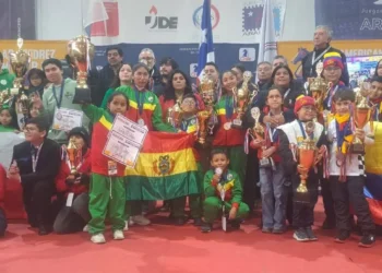 Momento de la premiación en el certamen internacional