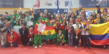 Momento de la premiación en el certamen internacional