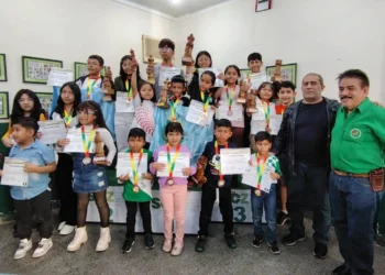 Los jugadores premiados del certamen nacional de ajedrez (FBA)