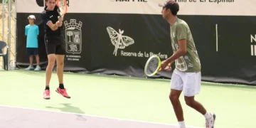 El tenista Boris Arias junto a su pareja en el partido de dobles (Challenger de Segovia)