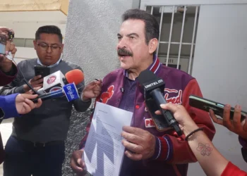 Manfred Reyes Villa presenta una queja a la embajada de EEUU.