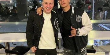 El representante Sebastián Olarte junto al extremo colombiano Daniel Cataño (der).