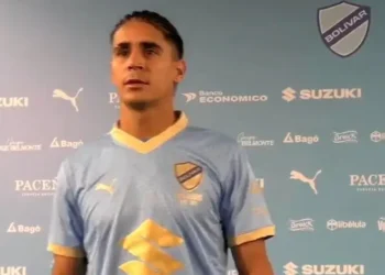 El extremo colombiano Daniel Cataño surante su presentación este jueves en el CAR de Ananta