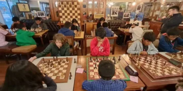 Escena de un torneo de ajedrez del Club Blitz