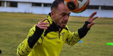 El atacante paraguayo en The Strongest, Juan Sinforiano Godoy, en una práctica en Achumani.