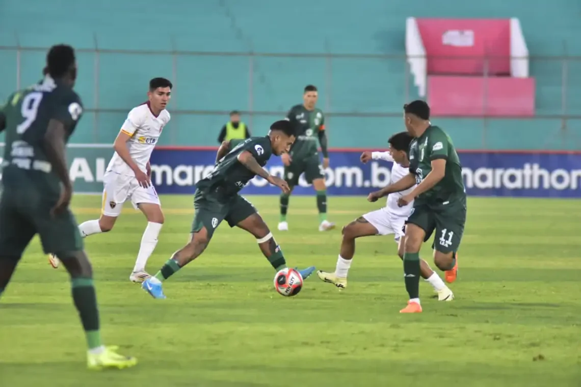 Incidencia del partido entre Tomayapo y Real Oruro.