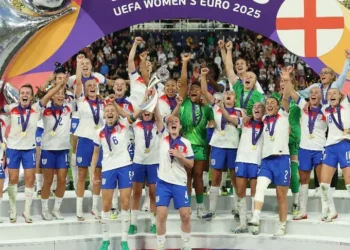 Las inglesas celebran su bicampeonato en el fútbol femenino de Europa (UEFA).