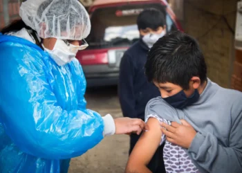 Los adolescentes también serán vacunados contra el sarampión. Foto: Gobernación de La Paz.