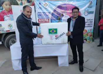 Se hizo entrega del nuevo lote de vacunas para Oruro. Foto: Ministerio de Salud.