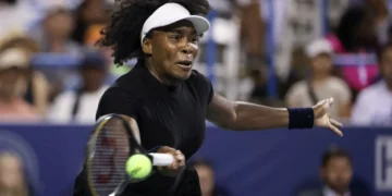 Venus Williams en pleno partido en la capital estadounidense (AFP)