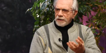 El físico e investigador Francesco Zaratti  en entrevista con Piedra, Papel y Tinta de La Razón. Foto: Oswaldo Aguirre.