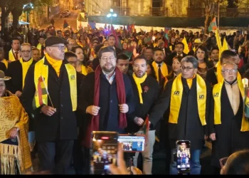 El candidato presidencial de alianza Unidad, Samuel Doria Medina y su entorno.
Foto: RRSS
