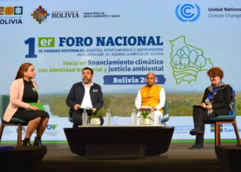 Los primeros participantes del foro. Foto:  Minsiterio deMedio Ambiente.
