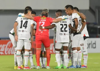Once Caldas antes del partido frente a San Antonio de Bulo Bulo. (FOTO: @APGNoticiasBo)