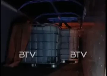 El diésel que se incautó en El Alto: Foto: Captura Bolivia Tv.