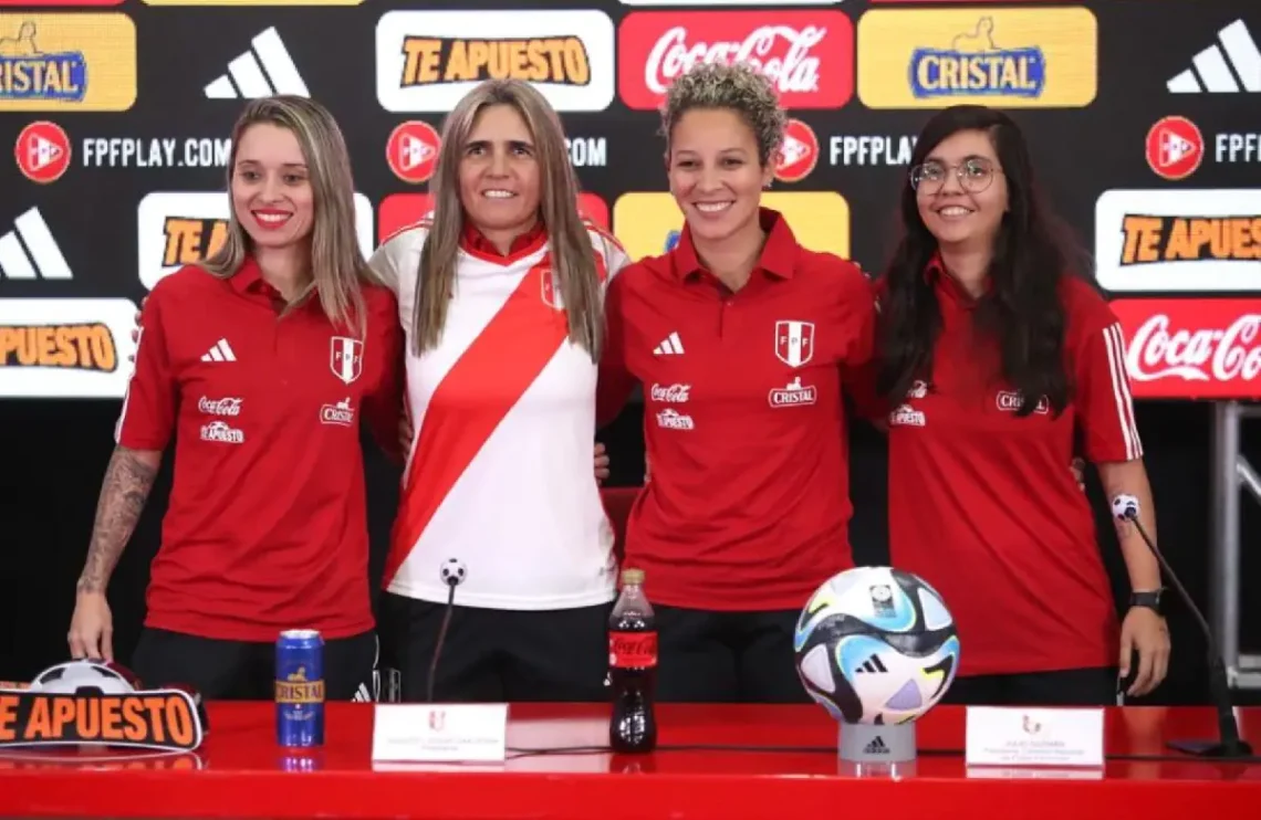 Emily Lima y su cuerpo técnico. (FOTO: @RedesSociales)