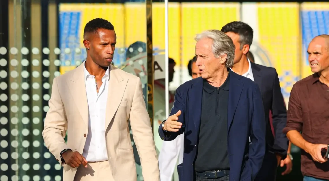 Jorge Jesus es presentado como nuevo entrenador de Al-Nassr. (FOTO: AlNassr Saudi Club)