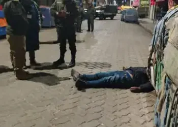 La víctima quedó en el suelo/RRSS