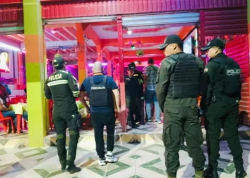 Operativo en un local nocturno en Trinidad permitió el rescate de dos menores que sufrían explotación sexual. FOTO: FGE
