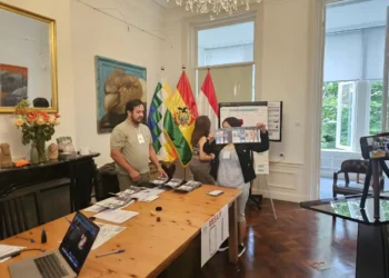 Voto de bolivianos en Bélgica. Foto: RRSS.