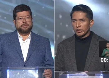 Samuel Doria Medina y Andrónico Rodríguez participan del debate presidencial del TSE.