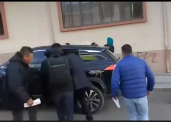 Imagen de la aprehensión del presidente del Concejo de Potosí. FOTO: Captura RRSS