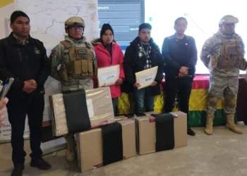 Inicio de la distribución de las maletas electorales en La Paz.