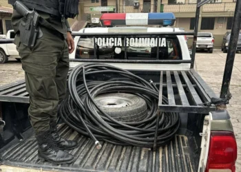La Policía recuperó los cables de fibra óptica/Policía Boliviana