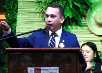 El presidente del TSJ, Romer Saucedo, participa de un evento en Montero.