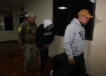 La Policía presentó al aprehendido/APG