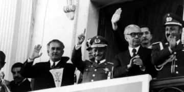 Mario Gutiérrez, Hugo Banzer Suarez y Víctor Paz Estenssoro. Archivo La Razón.