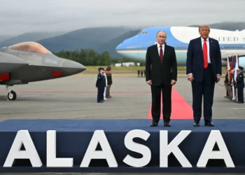 Putin y Trump posaron brevemente para los periodistas/AFP