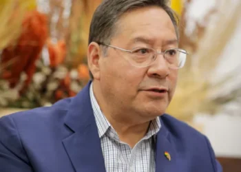 El expresidente Luis Arce en entrevista con La Nación.
Foto La Nación