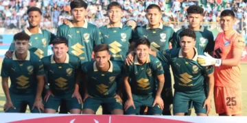 Una formación de Bolívar con muchos alternos en el once (APG)