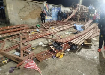 La estructura de las graderías se vino abajo. Foto: Ministerio Público.