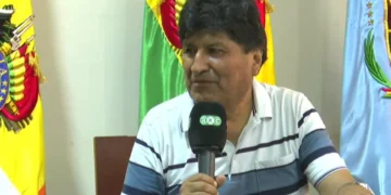 El expresidente Evo Morales participa de su programa en radio Kawsachun Coca.
