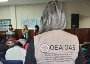 Una observadora de la OEA participa de la capacitación de los jurados electorales.  (Foto OEA)