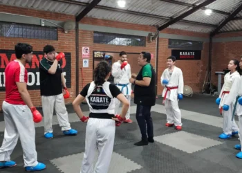 Parte del entrenamiento de la selección de karate (Feboka)