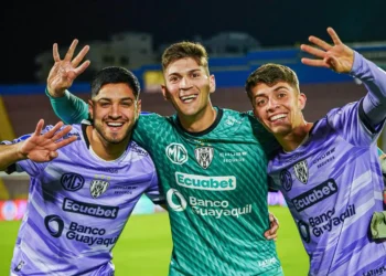 Los jugadores de Independiente del Valle  celebran su pase a cuartos de final (AFP).