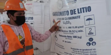 El carbonato de litio que el país produce. Foto: YLB.