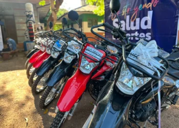 Motocicletas son parte de lo entregado. Foto: Ministerio de Salud.